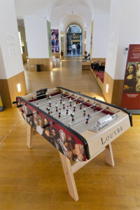 Exposé au Louvre, "Le Babyfoot des Œuvres" réalisé par Fred Dumur avec la société Bonzini pour le Studio du Louvre